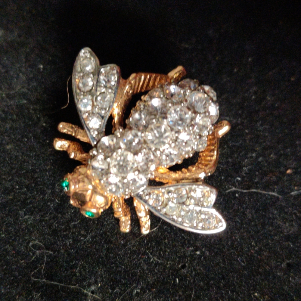 Joan Rivers RARE sparkly bee brooch pin